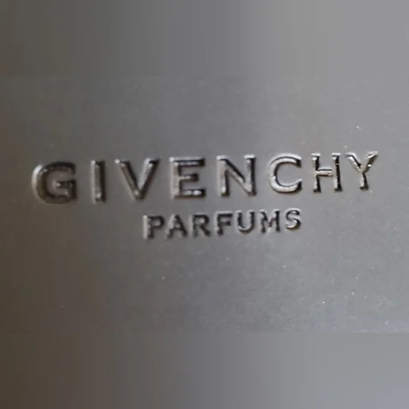 Givenchy Cosmetic Pouch Gucci Brush & Chanel Mascara - Picture 3 of 14